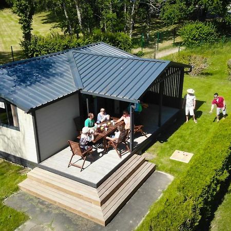 Отель Camping Des Loisirs Evron Экстерьер фото