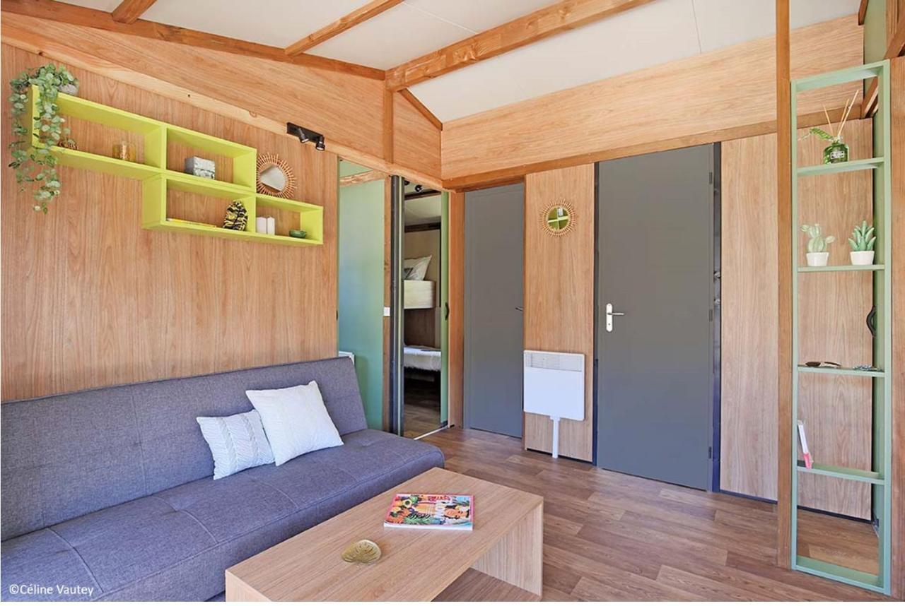 Отель Camping Des Loisirs Evron Экстерьер фото