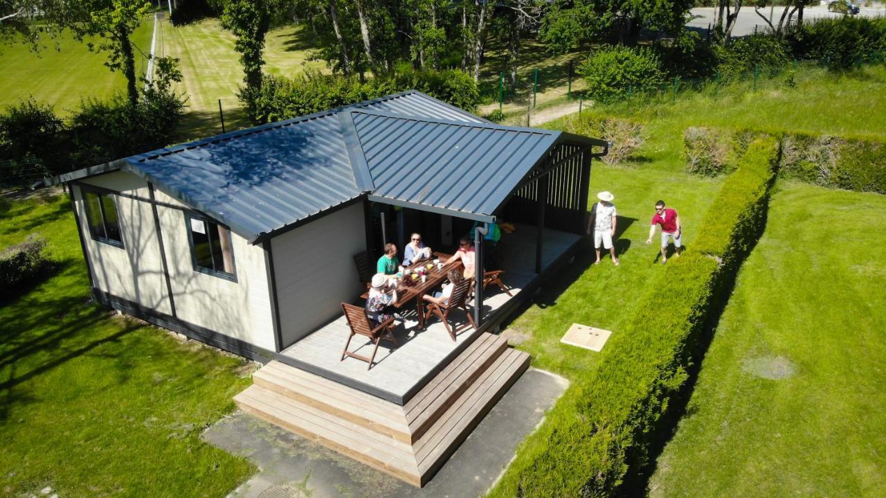 Отель Camping Des Loisirs Evron Экстерьер фото